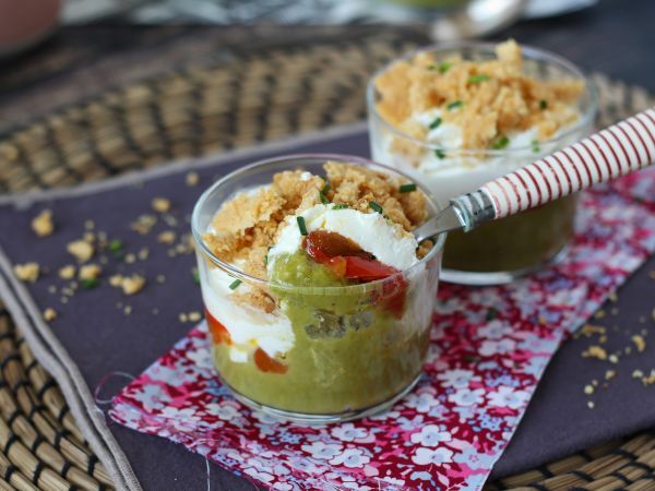 Kasvissyöjän verrines: hernekeittoa, parmesaanimurskaa ja mascarponekermaa. - Valmistelu askel 11