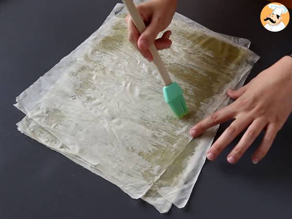 Spanakopita, superhelppo kreikkalainen piirakka pinaatilla ja fetajuustolla. - Valmistelu askel 6