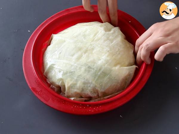 Spanakopita, superhelppo kreikkalainen piirakka pinaatilla ja fetajuustolla. - Valmistelu askel 8
