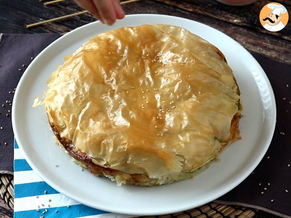 Spanakopita, superhelppo kreikkalainen piirakka pinaatilla ja fetajuustolla. - Valmistelu askel 9