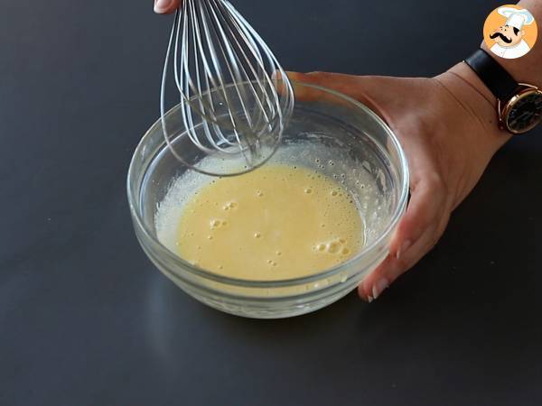 Choco flan, täydellinen yhdistelmä kosteaa suklaakakkua ja vaniljakaramelliflania. - Valmistelu askel 5