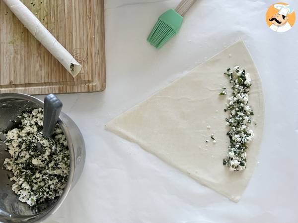 Börek fetajuuston ja persiljan kera - Valmistelu askel 2