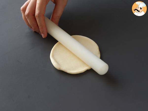 Pizzatyyliset venekääryleet tomaatti-, kinkku- ja mozzarellakastikkeella - Valmistelu askel 1