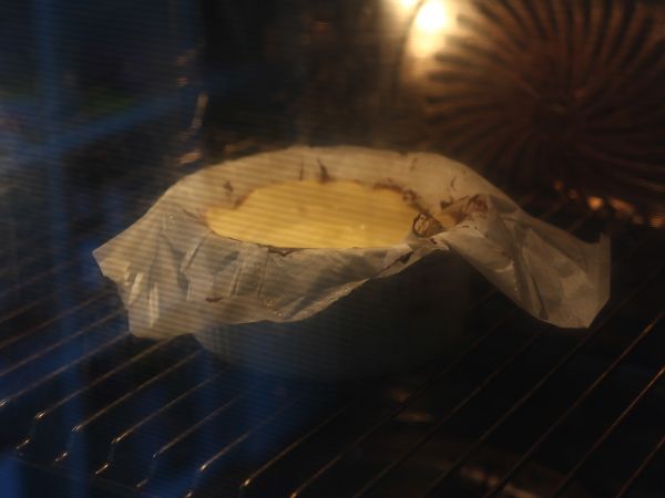 Taloudellinen ricotta-fondanttikakku, jossa on vain 4 ainesosaa - Valmistelu askel 3