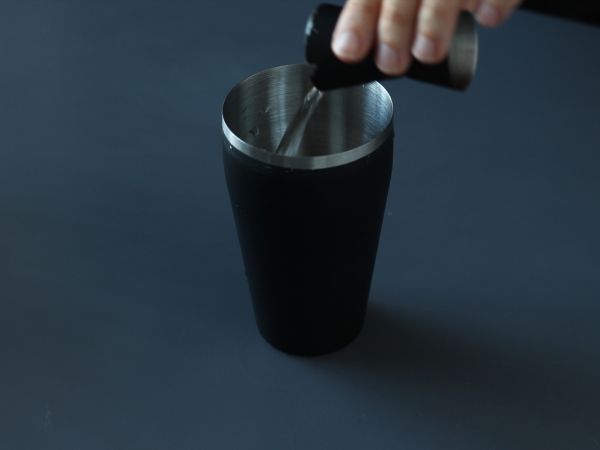 Espresso Martini, täydellinen cocktail kahvin ystäville - Valmistelu askel 2