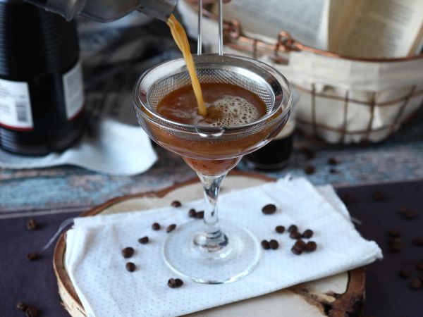 Espresso Martini, täydellinen cocktail kahvin ystäville - Valmistelu askel 4
