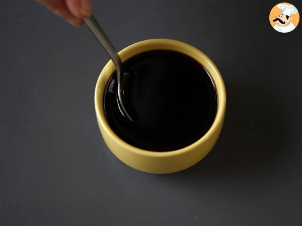Kotitekoinen teriyaki-kastike, täydellinen lohen ja kanan kanssa! - Valmistelu askel 1