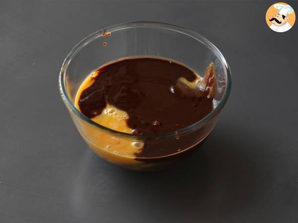 EXTRA FONDANT suklaa- ja kastanjakermakakku, jossa on vain 4 ainesosaa. - Valmistelu askel 1
