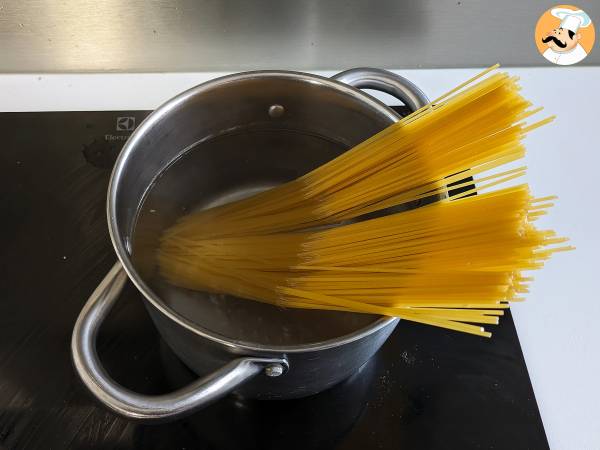 Spagetti alla puttanesca, nopea ja maukas pääruoka. - Valmistelu askel 3