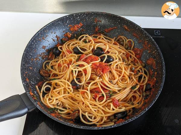 Spagetti alla puttanesca, nopea ja maukas pääruoka. - Valmistelu askel 5
