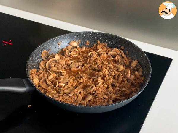 Kiinalainen nuudeliwokki (kasviksia ja teksturoitua soijaproteiinia) - Valmistelu askel 2