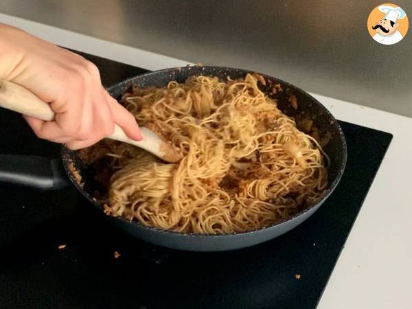 Kiinalainen nuudeliwokki (kasviksia ja teksturoitua soijaproteiinia) - Valmistelu askel 5