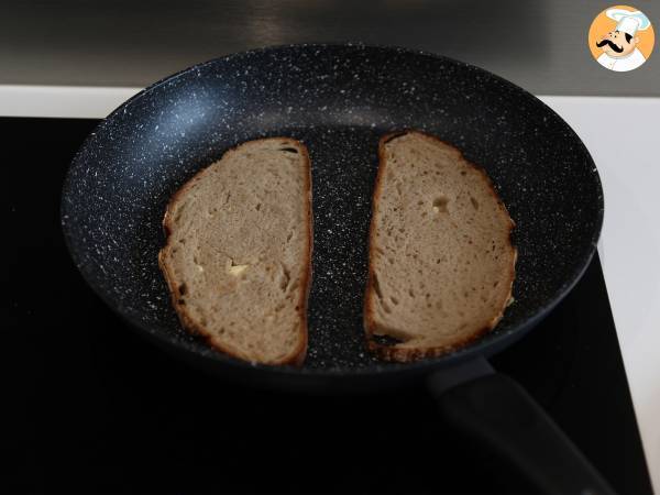Amerikkalaistyylinen grilled cheese maxi sandwich: kana, avokado, pekoni - Valmistelu askel 9