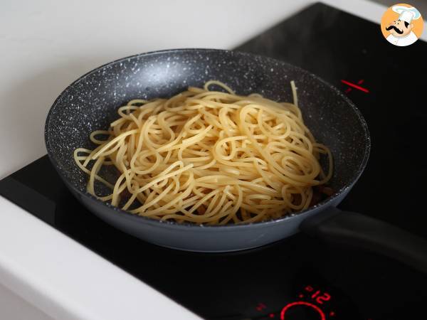 Spaghetti alla carbonara, aito italialainen resepti! - Valmistelu askel 6