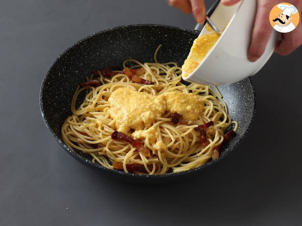 Spaghetti alla carbonara, aito italialainen resepti! - Valmistelu askel 7
