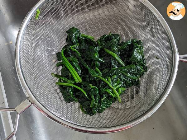 Pinaattimunakas, helppo ja maukas kasvisruokien toinen ruokalaji. - Valmistelu askel 3