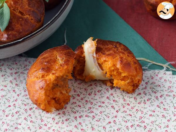 Tomaattimuffinssit sulavan mozzarellan sydämen kanssa - Valmistelu askel 7