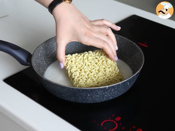 Miten valmistaa Buldak-nuudeleita carbonara-maulla? Paras resepti! - Valmistelu askel 3