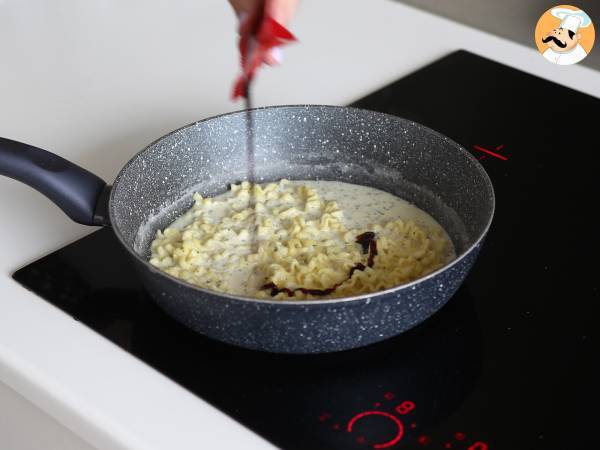 Miten valmistaa Buldak-nuudeleita carbonara-maulla? Paras resepti! - Valmistelu askel 6