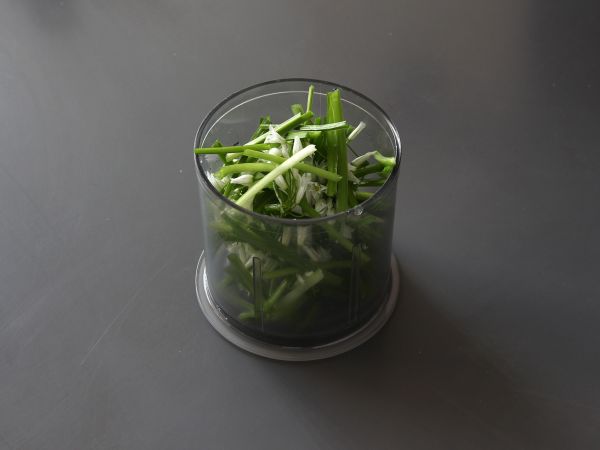 Karhun valkosipulipesto, tuoksuva ja supermaukas! - Valmistelu askel 2