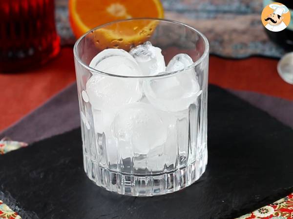 Negroni: resepti oikeilla annoksilla sen valmistamiseksi kotona - Valmistelu askel 1