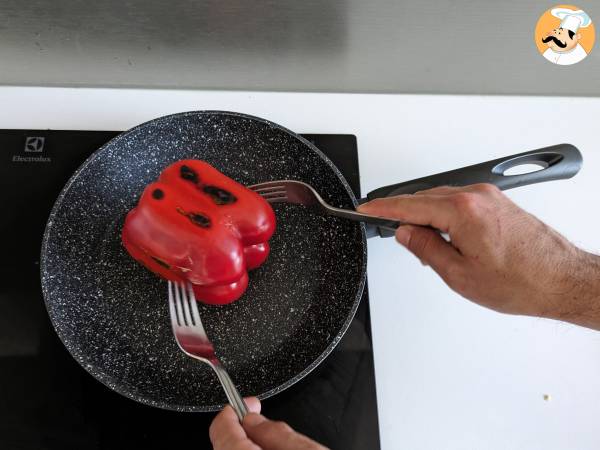 Miten paprikat kuoritaan paistinpannulla - Valmistelu askel 2