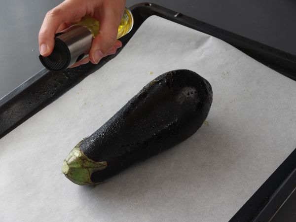 Miten paahdan ja kuorin munakoisot uunissa? - Valmistelu askel 2