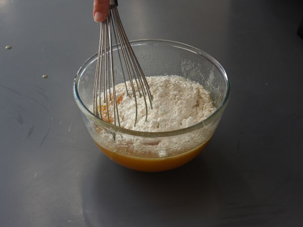 Persikkakakku, kostea, sulava ja karamellisoitu - Valmistelu askel 4