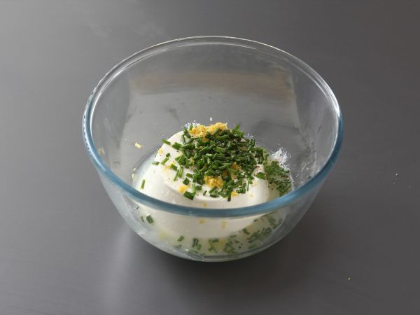 Erittäin virkistävä kesätorttu: ricotta, kurkku ja savulohi - Valmistelu askel 4