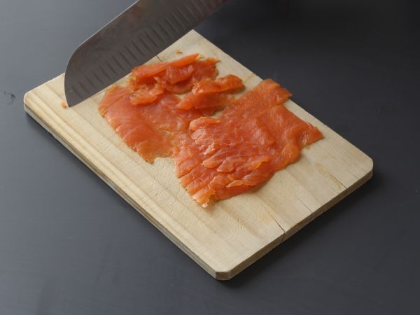 Erittäin virkistävä kesätorttu: ricotta, kurkku ja savulohi - Valmistelu askel 6