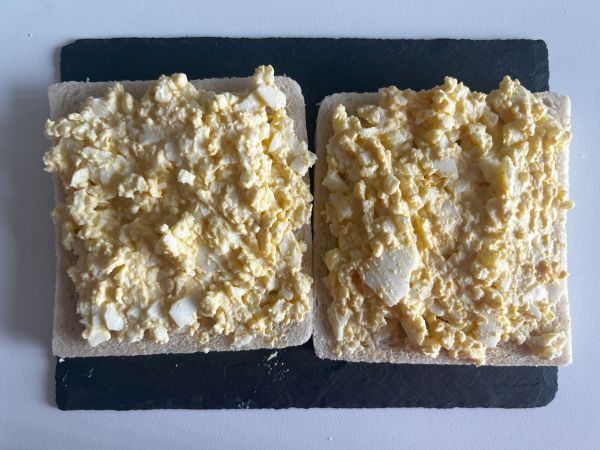 Tamago sando: kuuluisa japanilainen kananmunavoileipä, joka löytyy konbinista! - Valmistelu askel 5
