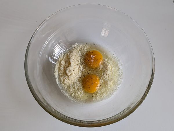Pastaomeletti ilmakeittimessä - Valmistelu askel 2