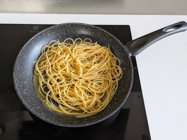 Pastaomeletti ilmakeittimessä - Valmistelu askel 3