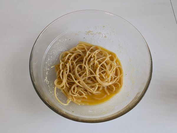 Pastaomeletti ilmakeittimessä - Valmistelu askel 4