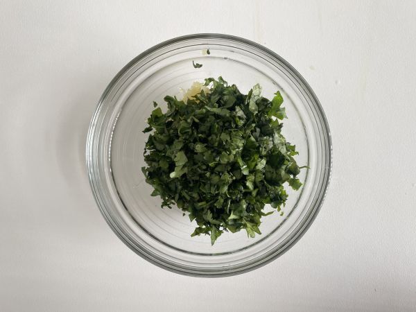 Paistetut perunat chimichurrin kera - Valmistelu askel 4