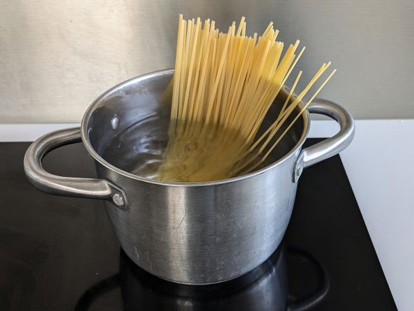 Kermainen sipulipasta: herkullinen ja superhalpa pääruoka! - Valmistelu askel 4