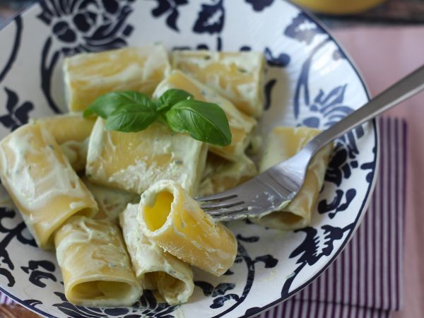 Ricotta- ja basilika-kermapasta - Valmistelu askel 7