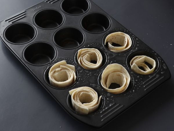 Mitä tehdä tortillojen kanssa? Helppoja ja taloudellisia quiches! - Valmistelu askel 4