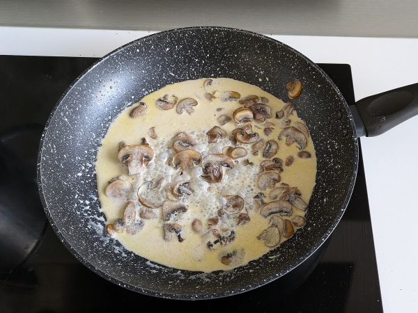 Hernegnocchi sienikastikkeella - Valmistelu askel 6