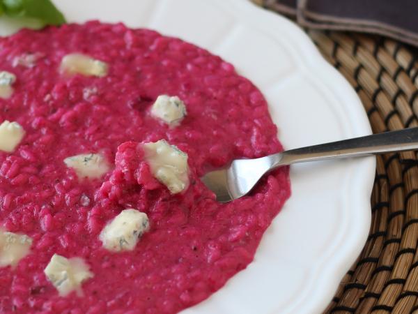 Punajuuri- ja gorgonzola-risotto: värien ja voimakkaiden makujen räjähdysmäinen yhdistelmä. - Valmistelu askel 8