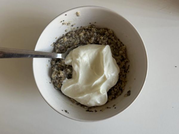 Yön yli kaura punaisia hedelmiä ja suklaata, terveellinen ja täyttävä aamiainen! - Valmistelu askel 3