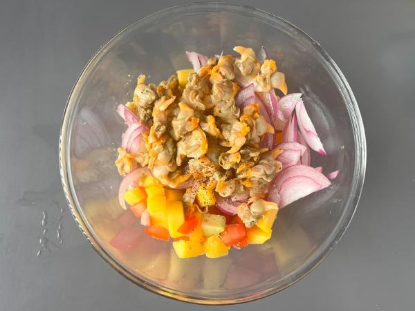 Ceviche purkitettujen sydänsimpukoiden kanssa - Valmistelu askel 2