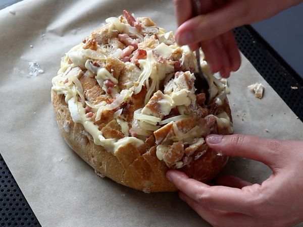 Tartiflette-tyylinen täytetty siilileipä - Valmistelu askel 8
