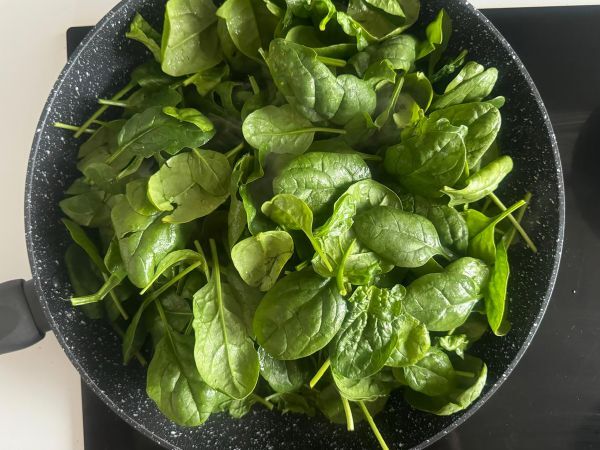 Mini pinaatti- ja vuohenjuustoleivonnaiset - Valmistelu askel 1