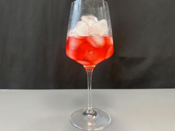 Alkoholiton Martini Tonic, raikas ja hedelmäinen cocktail! - Valmistelu askel 2