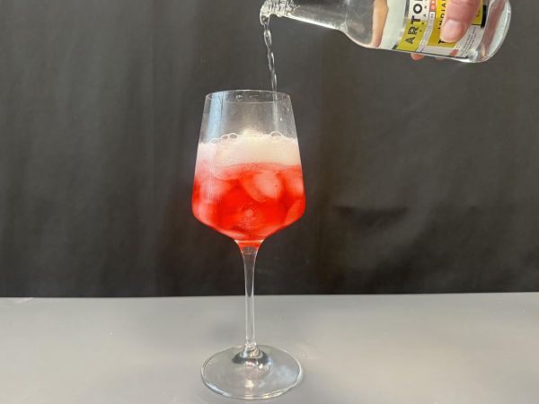 Alkoholiton Martini Tonic, raikas ja hedelmäinen cocktail! - Valmistelu askel 3