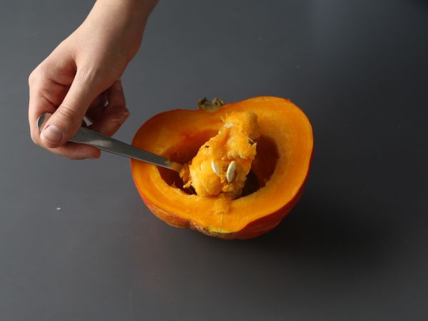 Kurpitsatatini vuohenjuuston ja hunajan kanssa - Valmistelu askel 1