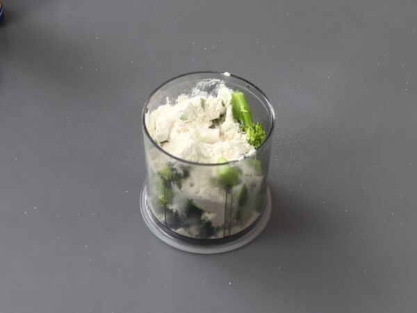 Superhelppo parsakaalipasta, joka saa lapset innostumaan vihanneksista - Valmistelu askel 2