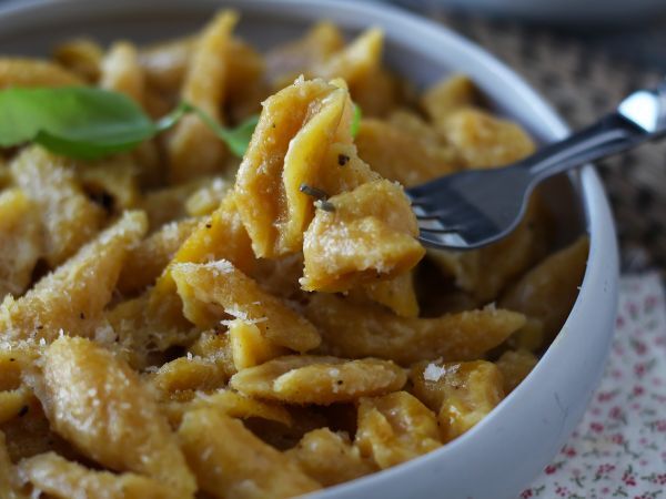 Tuoretta butternut-pastaa vain 2 ainesosasta - Valmistelu askel 10