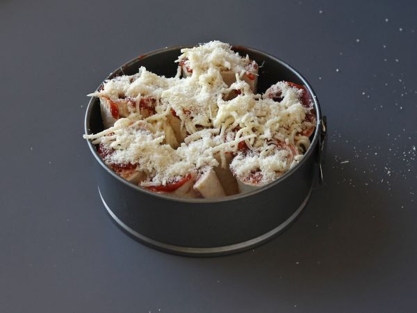 Mitä tehdä tortillojen kanssa? Gourmet-ruoka jaettavaksi, jossa on pizzan makua! - Valmistelu askel 9